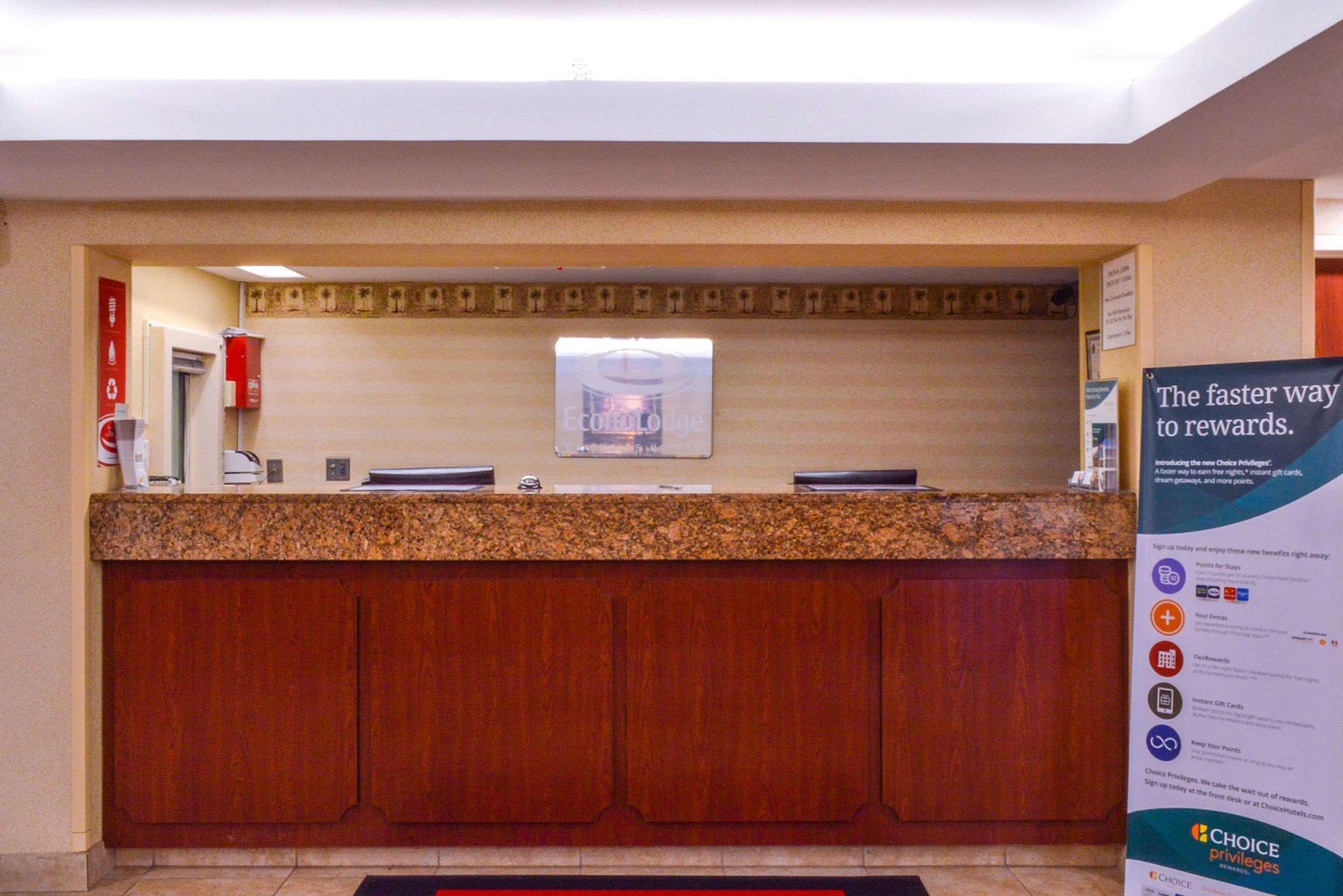 Econo Lodge Willowbrook Exteriér fotografie