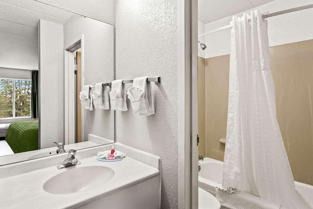 Econo Lodge Willowbrook Pokoj fotografie